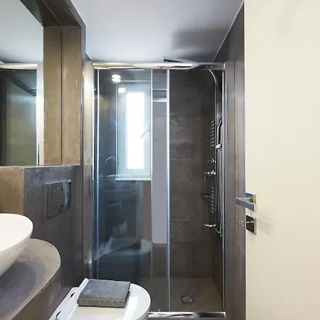 Апартаменти Chrissula Homeleader