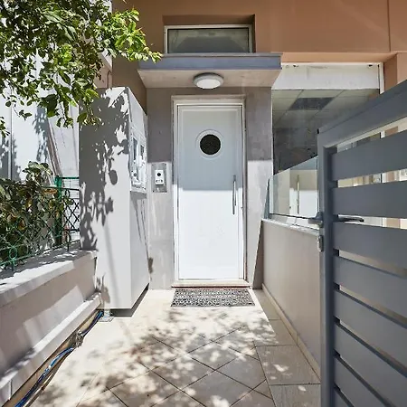 Chrissula Homeleader 아파트 하니아