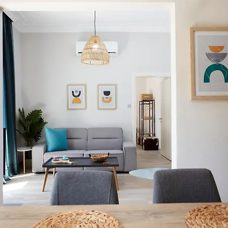 Chrissula Homeleader