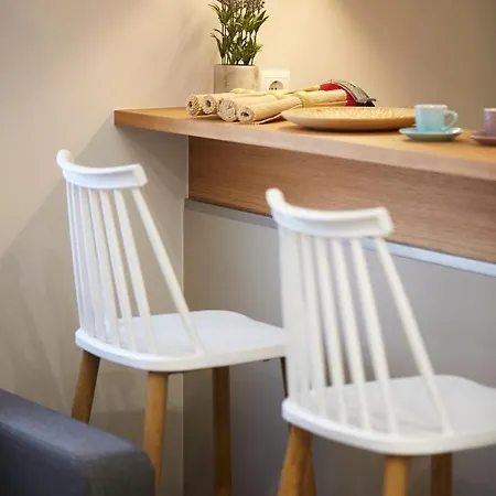 아파트 Chrissula Homeleader 하니아