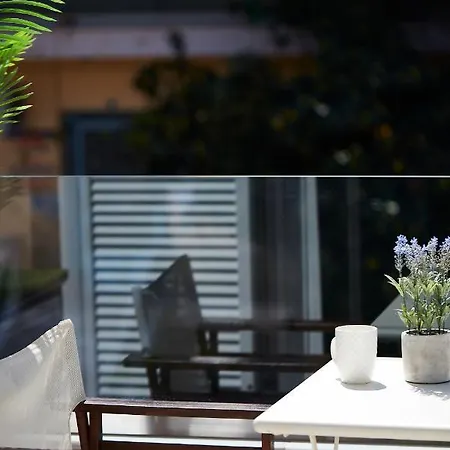 Апартаменти Chrissula Homeleader *