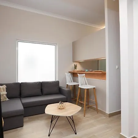 Chrissula Homeleader Apartament *