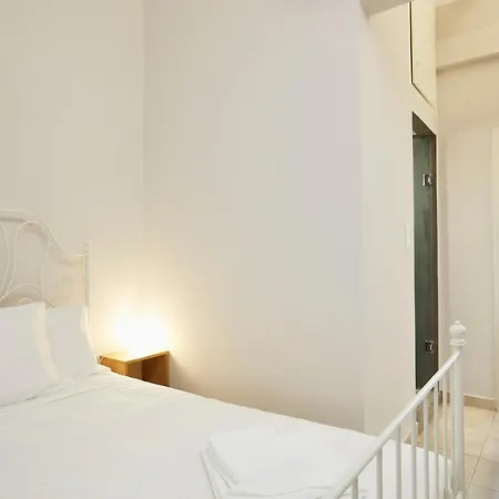 Chrissula Homeleader Apartment *