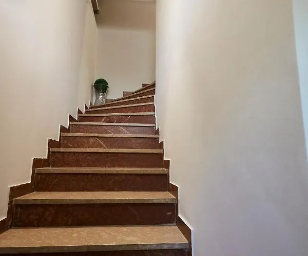 公寓 Chrissula Homeleader