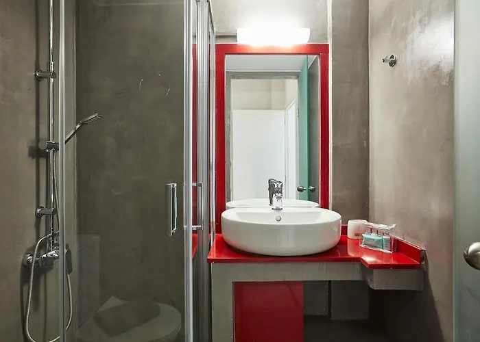 Chrissula Homeleader * 干尼亞