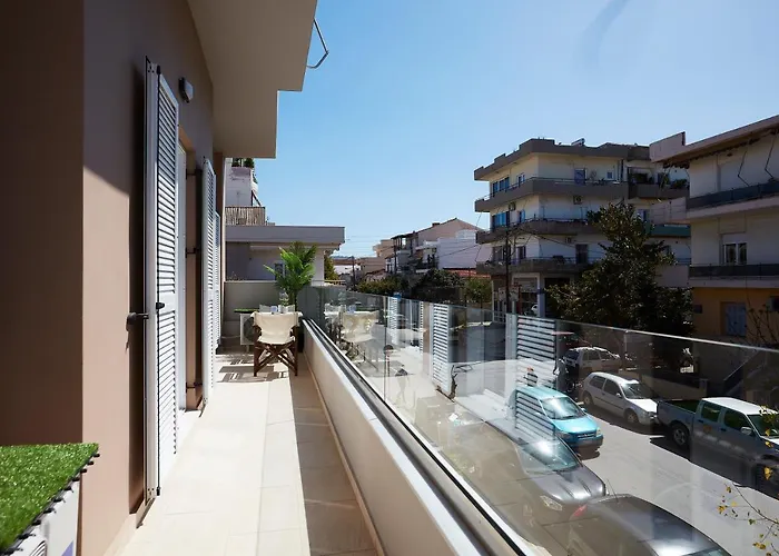 Chrissula Homeleader *