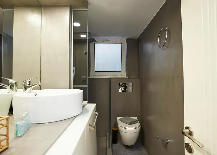 Chrissula Homeleader Apartment