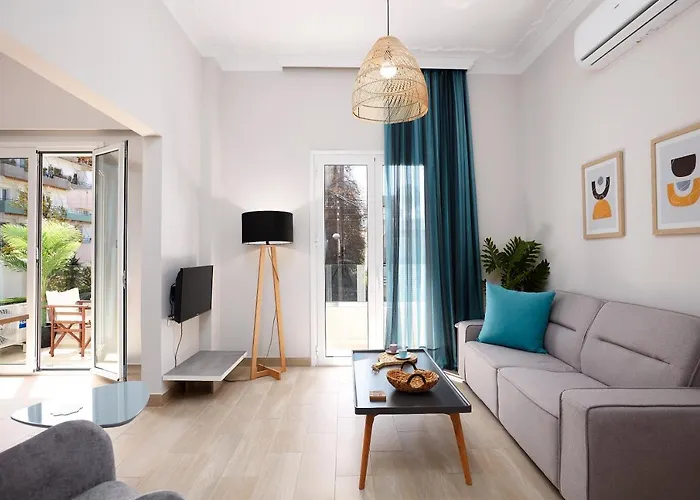 Chrissula Homeleader Apartment *