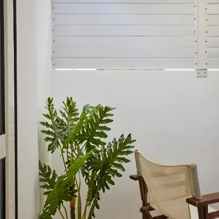 Chrissula Homeleader *