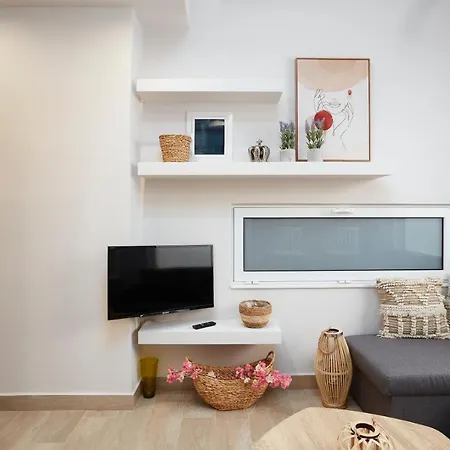 Chrissula Homeleader